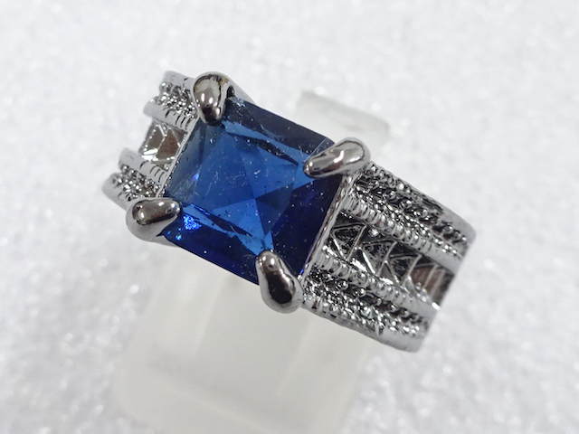 JAPANESE KIMONO / ANTIQUE COLORED STONE RING (SIZE 11.5)